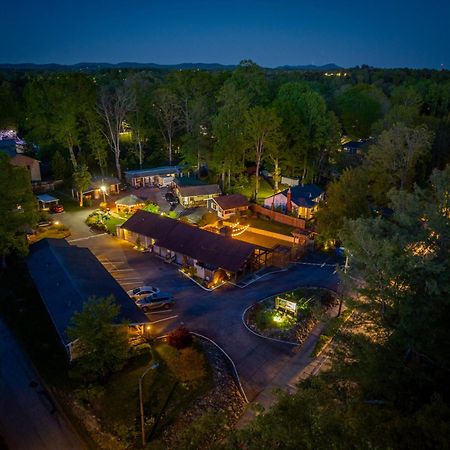 Cedarwood Inn هيندرسونفيل المظهر الخارجي الصورة
