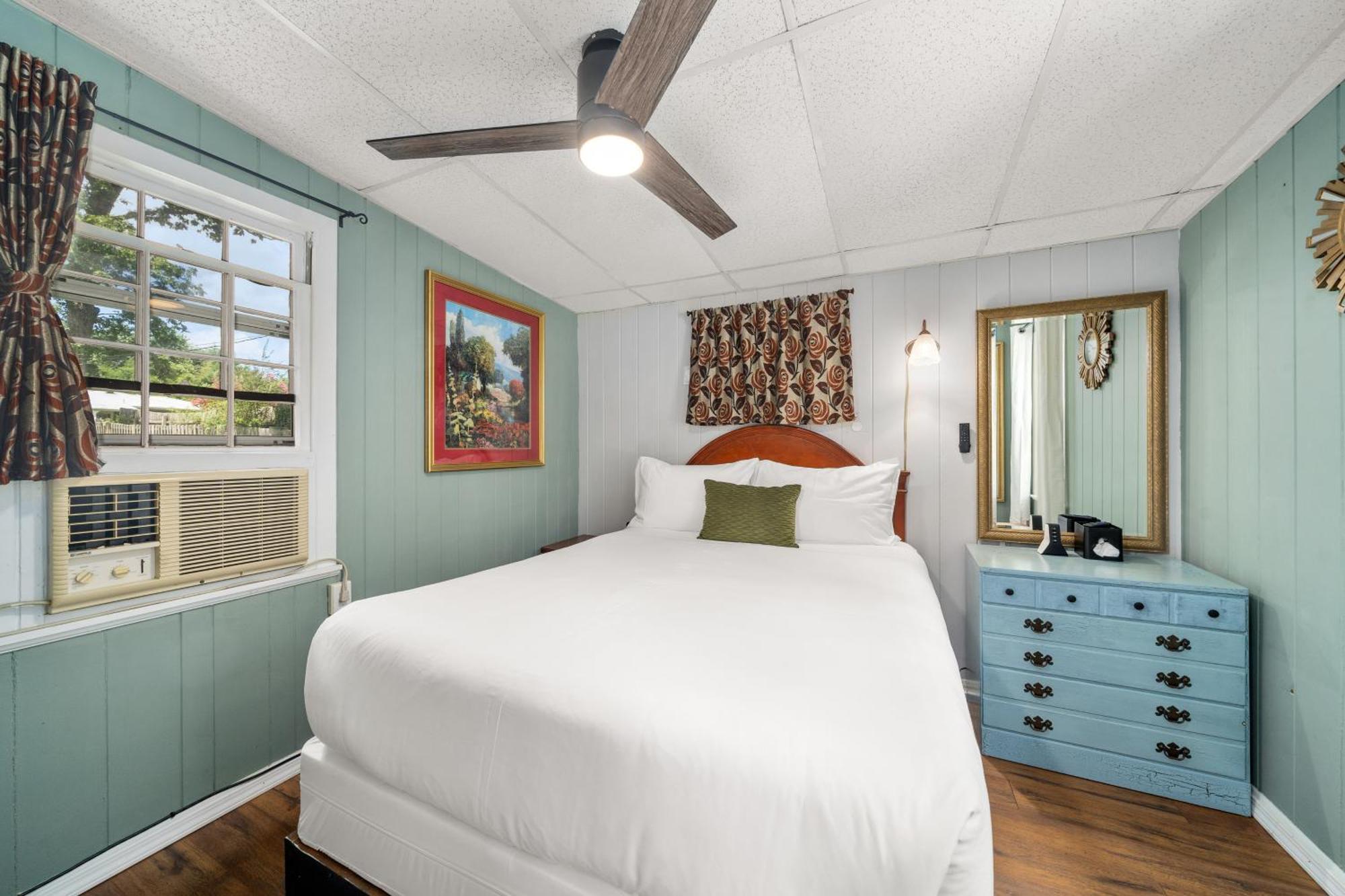 Cedarwood Inn هيندرسونفيل المظهر الخارجي الصورة