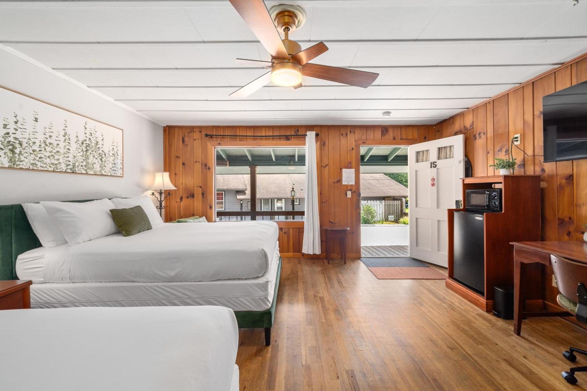 Cedarwood Inn هيندرسونفيل المظهر الخارجي الصورة