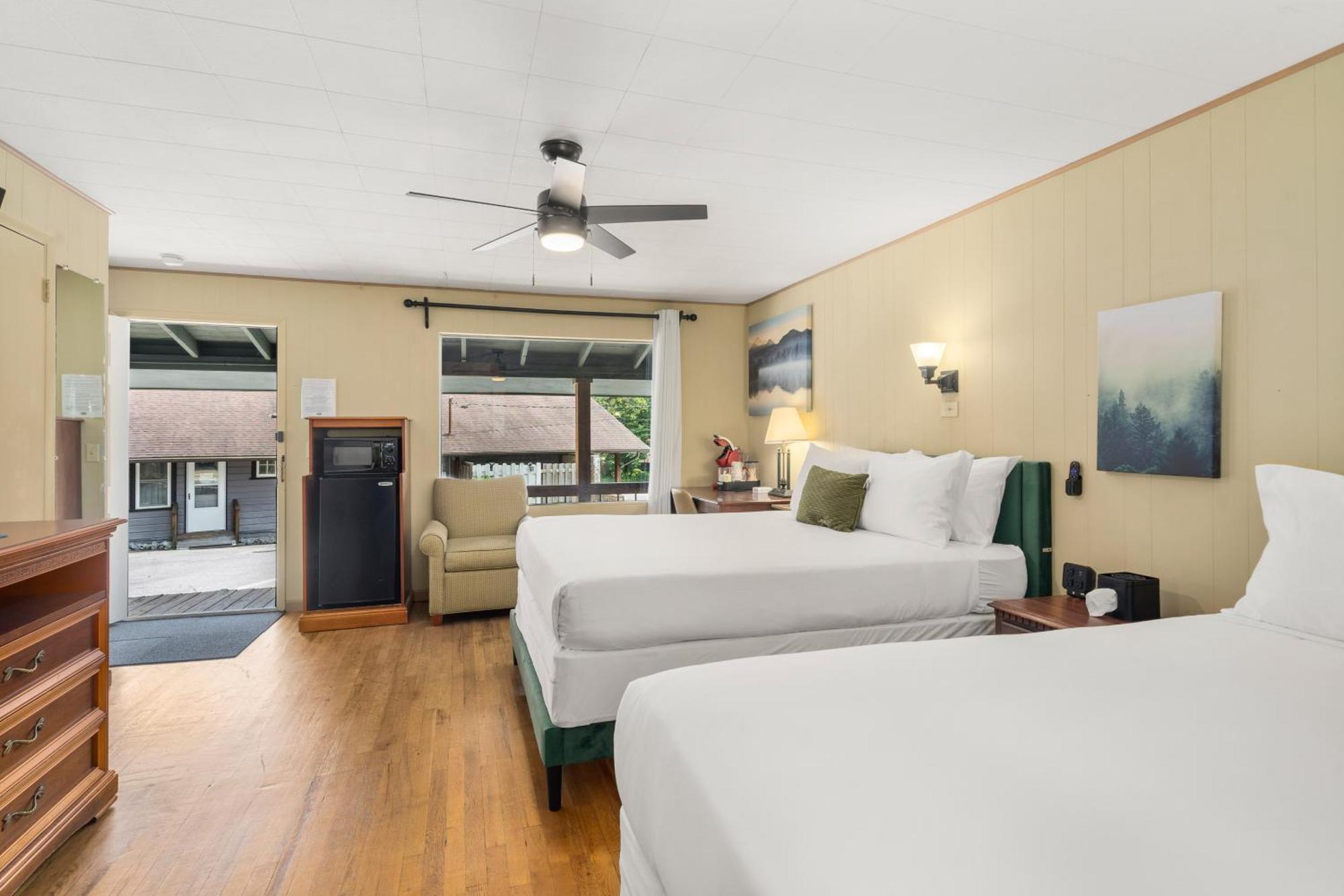 Cedarwood Inn هيندرسونفيل المظهر الخارجي الصورة