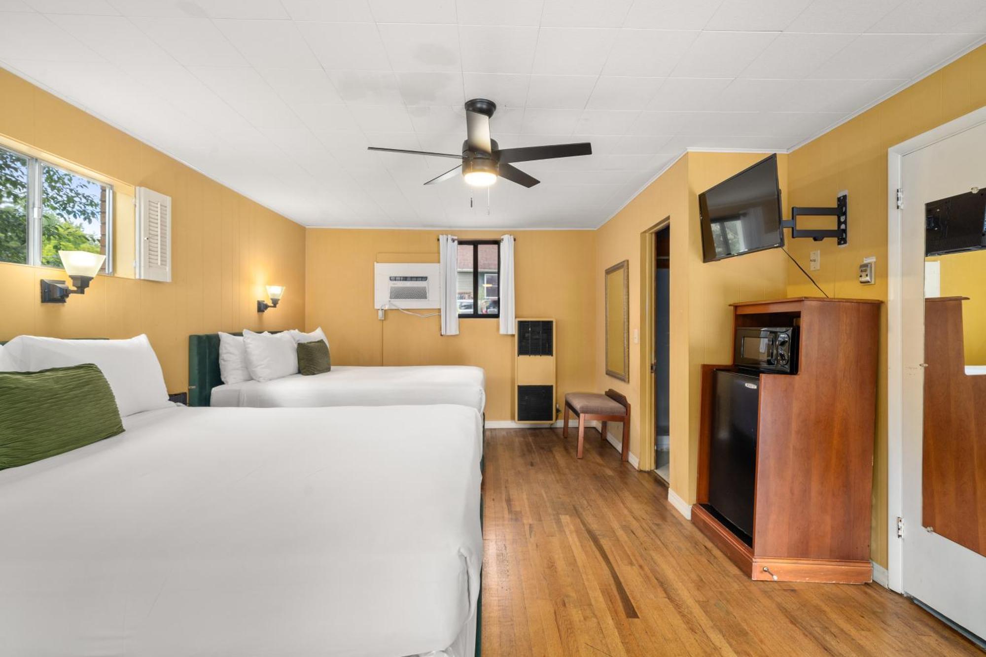 Cedarwood Inn هيندرسونفيل المظهر الخارجي الصورة