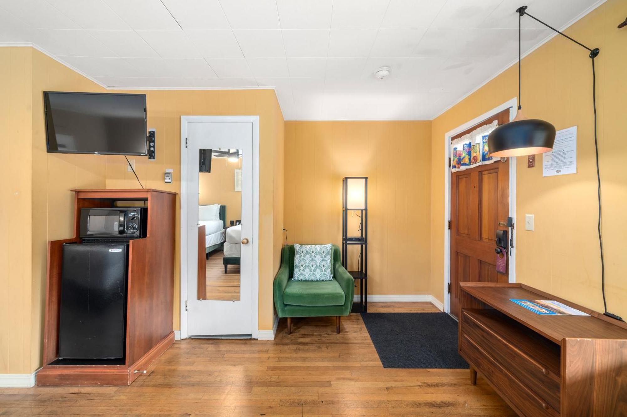 Cedarwood Inn هيندرسونفيل المظهر الخارجي الصورة