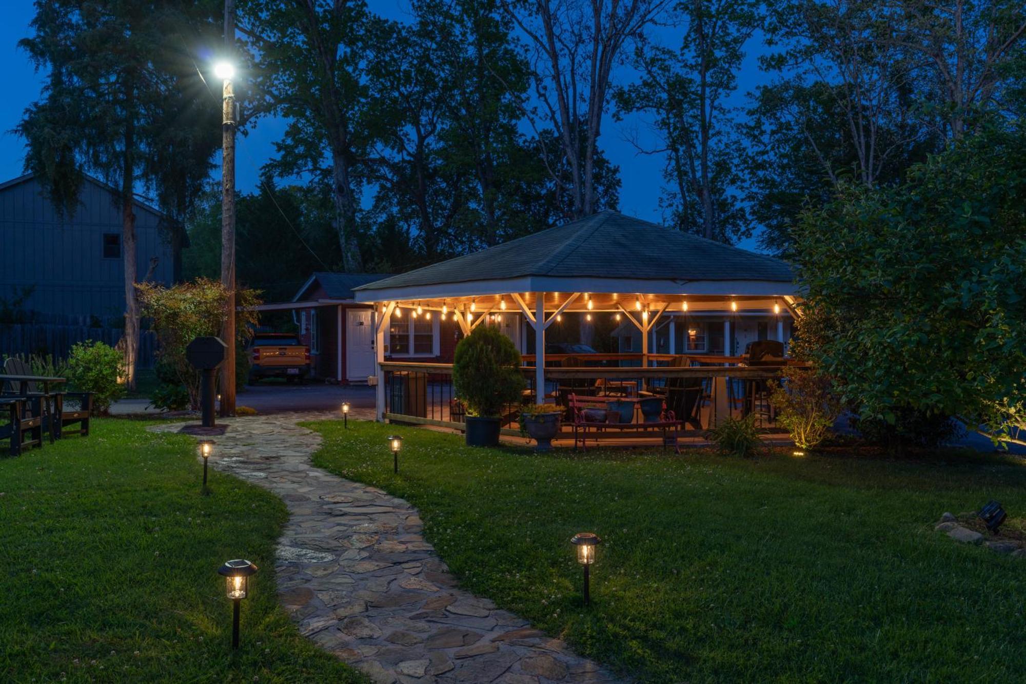 Cedarwood Inn هيندرسونفيل المظهر الخارجي الصورة