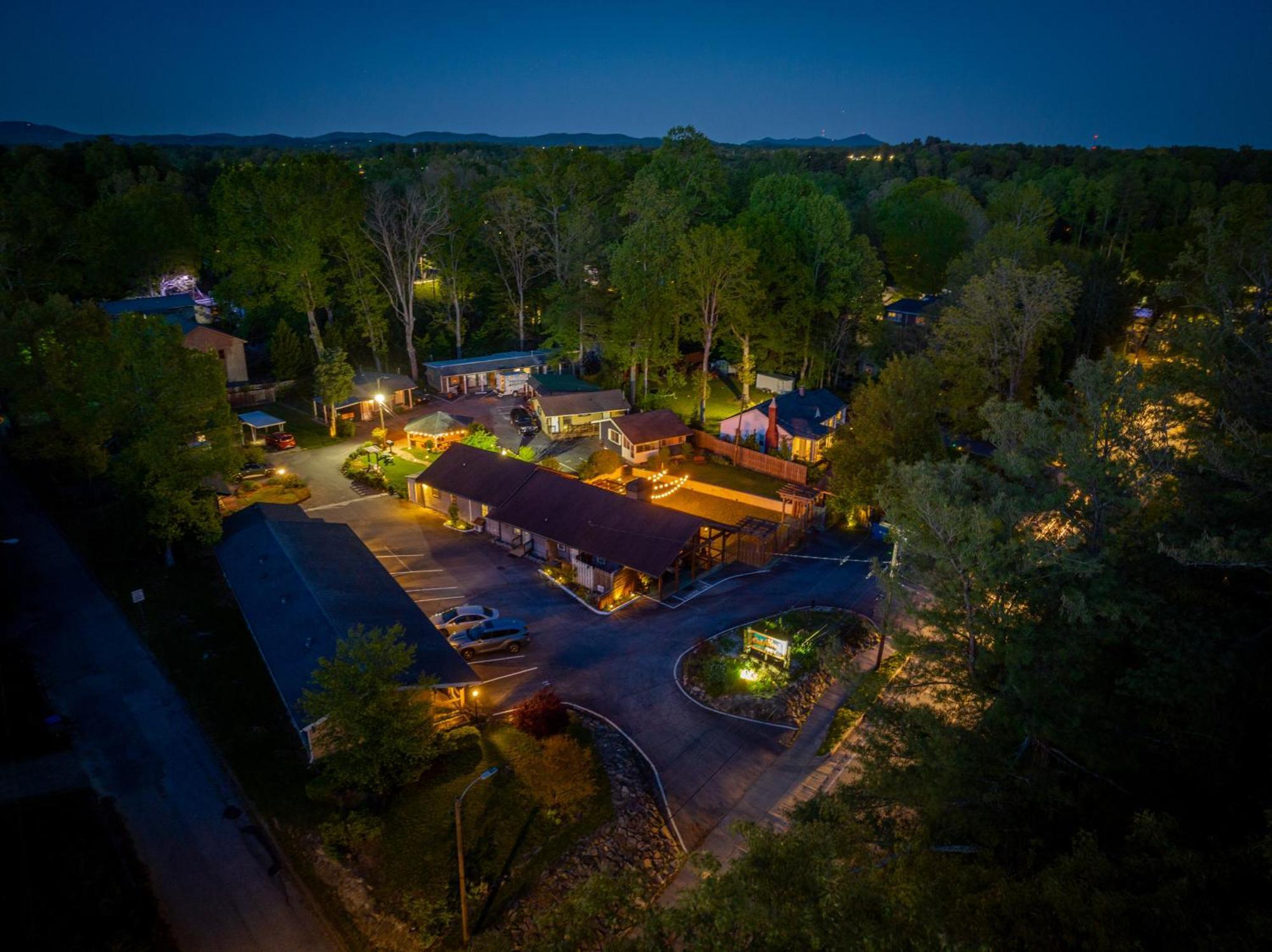Cedarwood Inn هيندرسونفيل المظهر الخارجي الصورة